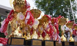 Çeşme'de Spor Şöleni: 17. Yarımada Spor Oyunları'nda ödüller sahiplerini buldu!