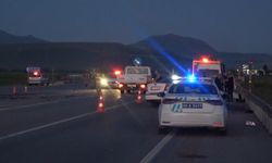 SONDAKİKA : Muş-Bitlis karayolunda feci kaza: 3 can kaybı, 5 yaralı!