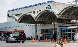 Antalya Havalimanı'nda 42 personel zehirlenme şüphesiyle hastanelik!