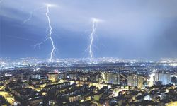 SON DAKİKA: Ankara'ya yıldırım mı düştü? Ankara sağanak gök gürültülü sağanak yağışın etkisi altında