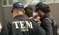 İzmir'de DEM Parti önünde terör propagandası! 9 kişi gözaltına alındı