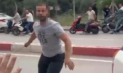 Adana'da dehşet anları kamerada: Esnaf zabıtaya bıçakla saldırdı!