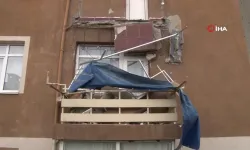 Avcılar'da korku anı: 37 yıllık apartmanın balkonu çöktü! 36 daire tahliye edildi
