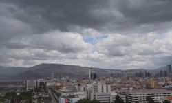 İzmir kara bulutlarla kaplandı| Manzara böyle görüntülendi!