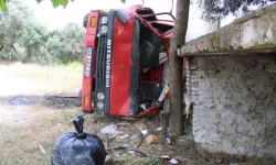 Aydın'da seyyar pide kamyonu devrildi: 2'si ağır 4 kişi yaralandı!