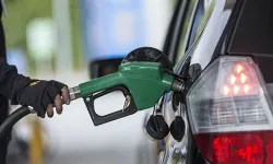 Fiyatlar pompaya yansıdı: Benzin ve motorine zam, otogaza indirim | İstanbul-Ankara-İzmir'de güncel fiyatlar ne ?