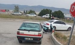 Burdur’da kontrolsüz dönüş kazaya neden oldu: 2 yaralı!