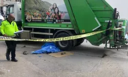 Buca'da belediye çöp kamyonu altında kalan sokak hayvanı hayatını kaybetti!