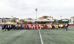 Çiğli'de U-15 futbol coşkusu: 9 takım kupa için ter döktü!