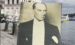 İstanbul'da halka açık bazı noktalara Atatürk portresi koyuldu: Görenlerin tepkileri kaydedildi