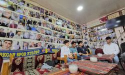 Depremin izleri silinmiyor: Adıyaman'da duvarlar fotoğraflarla kaplandı