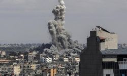Gazze'de katliam yapmaya devam eden katil İsrail Refah’a 50'den fazla hava saldırısı düzenledi