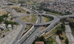 İzmir'de sürücülere cinnet geçirten 'Yeşildere Kavşağı'