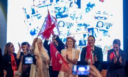 Kadın Belediye Başkanları Türkiye’nin ‘İlk’lerini canlandırdı; tiyatral gösteri çok beğenildi, ayakta alkışlandı