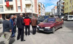 Kars'ta kavşak kazası: 2 araçta maddi hasar!