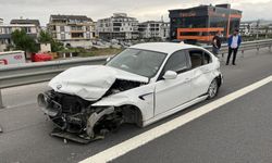 Kartepe'de 3 otomobil çarpıştı: 3 kişi yaralandı!