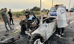 Alanya'da feci kaza: Duvara çarpan otomobil 2 kişiye mezar oldu