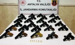 Antalya'da silah tacirlerine darbe: 3 kişi tutuklandı!