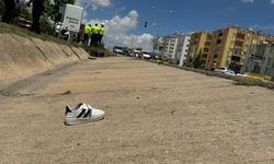 Kilis’te tır motosiklete çarptı: Baba hayatını kaybetti, 4 yaşındaki çocuk ağır yaralı!