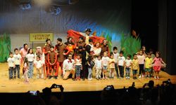 Karşıyaka Belediye Tiyatrosu'ndan çocuklara çevre bilinci aşılayan muhteşem tiyatro oyunu