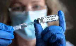 Koronavirüs aşısı nadir yan etki nedeniyle dünya çapında geri çekiliyor!