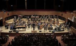 İzmir'de latin ve klasik müzik bir araya geldi! Olten Filarmoni Orkestrası müthiş bir konsere imza attı!