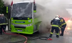 Kocaeli İzmit'te Özel Halk Otobüsünde Yangın Paniği!