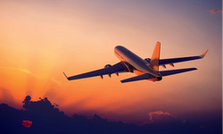 Antalya-Varşova seferinde kabin basınç arızası: Uçak acil iniş yaptı
