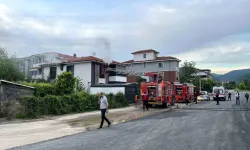 Sakarya'da ev yangını: İtfaiye ekipleri yangını söndürdü, maddi hasar oluştu