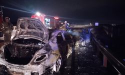 Sancaktepe'de ters yön kazasında araçlar yandı: 2 yaralı!