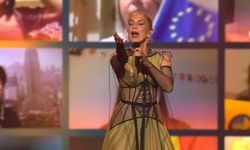 Sertab Erener 21 Yıl Sonra Yine İlk Gün Gibi Eurovision'u Coşturdu...