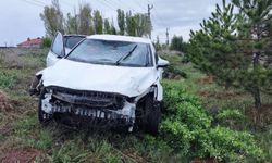 Sivas'ta feci kaza| Otomobil şarampole uçtu: 1’i bebek 6 kişi yaralandı!