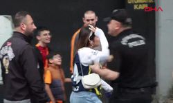 Skandal: Galatasaray taraftarları, Fenerbahçe formalı kadına şişe fırlattı!