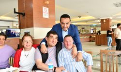 Çiğli'de engelli Anneler Günü kutlaması: Onur Emrah Yıldız'dan annelere söz!