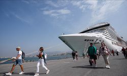 İzmir Limanı MSC Gemisiyle renklendi: Kruvaziyer turu ilgi çekiyor