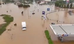 İtalya'da yağışlar felakete döndü: 1 kişi öldü, su baskınları cadde ve sokakları sular altında bıraktı!