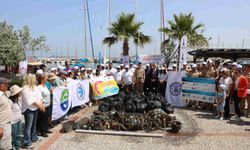 Urla'da "Akdeniz'i temiz tutalım" kampanyası: 45 dakikada denizden 332 kg çöp çıkarıldı!
