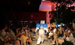 İzmir'deki genç modacılar yapay zekayı kullanarak teknolojiyle modayı birleştirdi