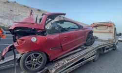 Şanlıurfa'da otobüs ve otomobil çarpıştı: 1 ölü, 2 yaralı