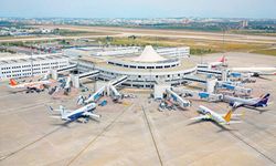 Antalya Havalimanı bayram rekoru kırdı: Dakikada 1 uçak!