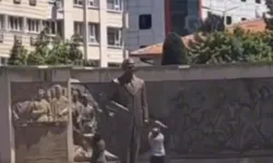 Kayseri'de Atatürk heykeline haince baltalı saldırı!