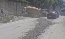 Mikserden Dökülen Beton Sürücülere Zor Anlar Yaşattı