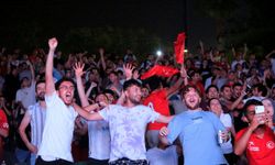 Antalya'da Milli maç heyecanı: Stadyumda çifte kutlama