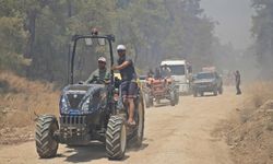 Antalya Aksu'da yangına çiftçiler yetişti: 12 hektarlık alan kurtarıldı!