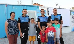 Malatya polisi konteyner kentin çocuklarıyla birlikte güldü