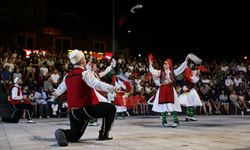 Denizli Büyükşehir Belediyesi Halk Dansları Festivali büyük bir coşkuyla devam ediyor!