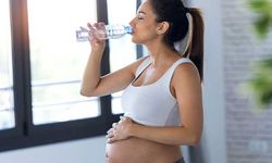 Sıcak havalarda hamileler dikkat! En az 2,5 litre su tüketilmeli!