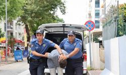 İzmir’de haraç operasyonu: Çete üyeleri suçüstü yakalandı