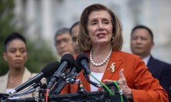 Pelosi, Biden'ın Harris'i desteklemesinin ardından sessiz kaldı