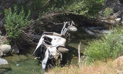 Bingöl’de pikap şarampole uçtu: 2 kişi öldü, 1 kişi yaralandı!